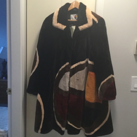 Beautiful fir coat - Picture 4 of 5